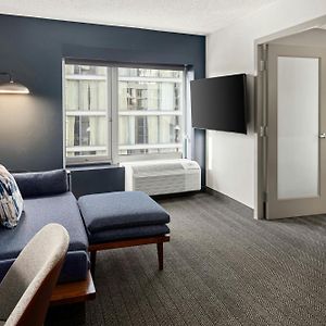 One-Bedroom King Suite